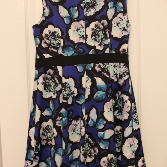 Nine West Size 8 blue floral cocktail dress - Picture 4 of 4